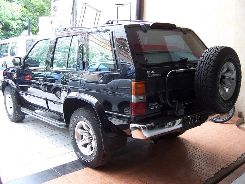 BISNIS ANAK BANGSA: Nissan - Terrano - GrandRoad XTR (2002)