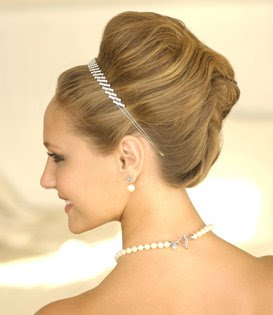 http://3.bp.blogspot.com/_DePaiY0N5jY/SiBaASfnqcI/AAAAAAAAACw/NnjF0gSbtMs/s400/wedding+hairstyle1.jpg