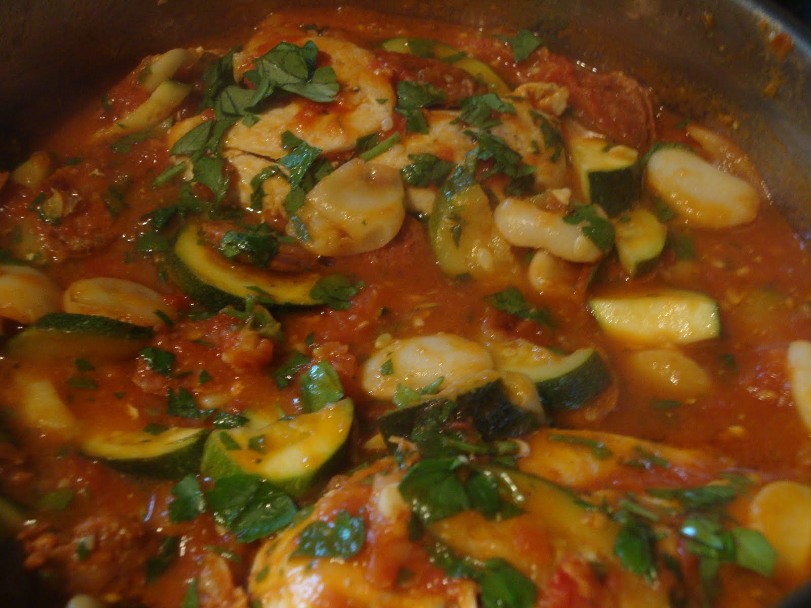 Eat Out Eat In Chicken with Chorizo, Courgettes and Butter Beans