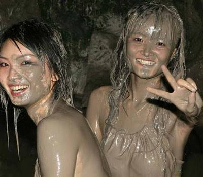 mud_girls_18.jpg