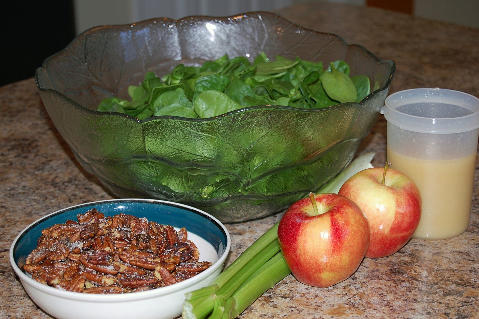 [spinach+salad+main+ingr.jpg]