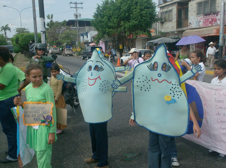 Estudiantes de la Escuela Emilio G. Gòmez