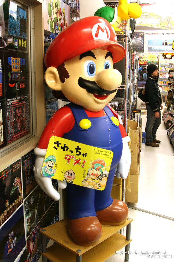 Conheçam a Super Potato, a mais famosa loja de retro games do Japão SP+inside+other14