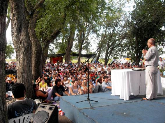 [Acampada.JPG]