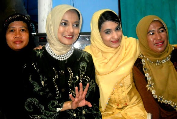 Yasmin Shahnaz Hasan dan Marissa Haque Fawzi di Lampung Selatan, Pilkada 2010