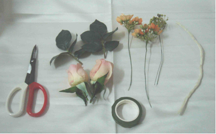 [wristcorsage2.png]