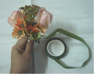 [wristcorsage5.png]