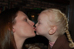 mommy loves kisses