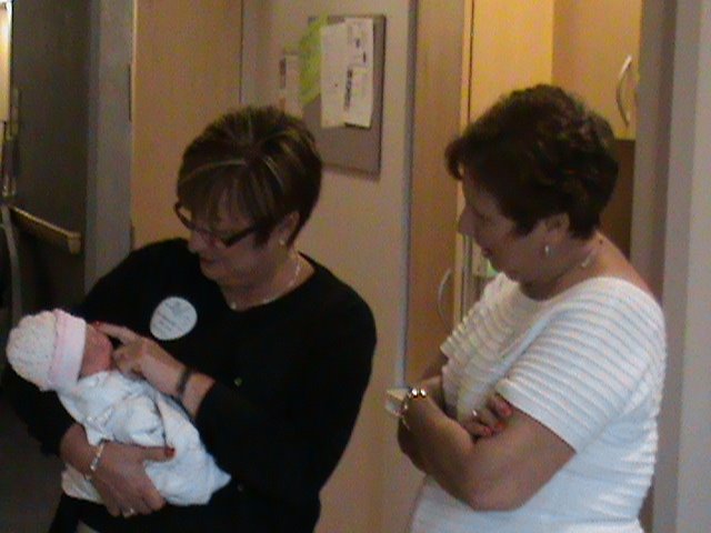 Grandma and Roz come for a visit