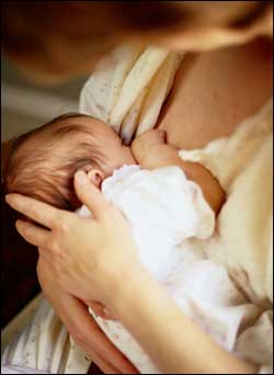 Women+breastfeeding