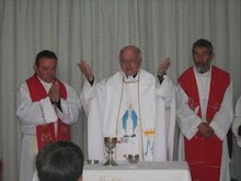 + Monseñor Gonzalo Jaramillo Hoyos.