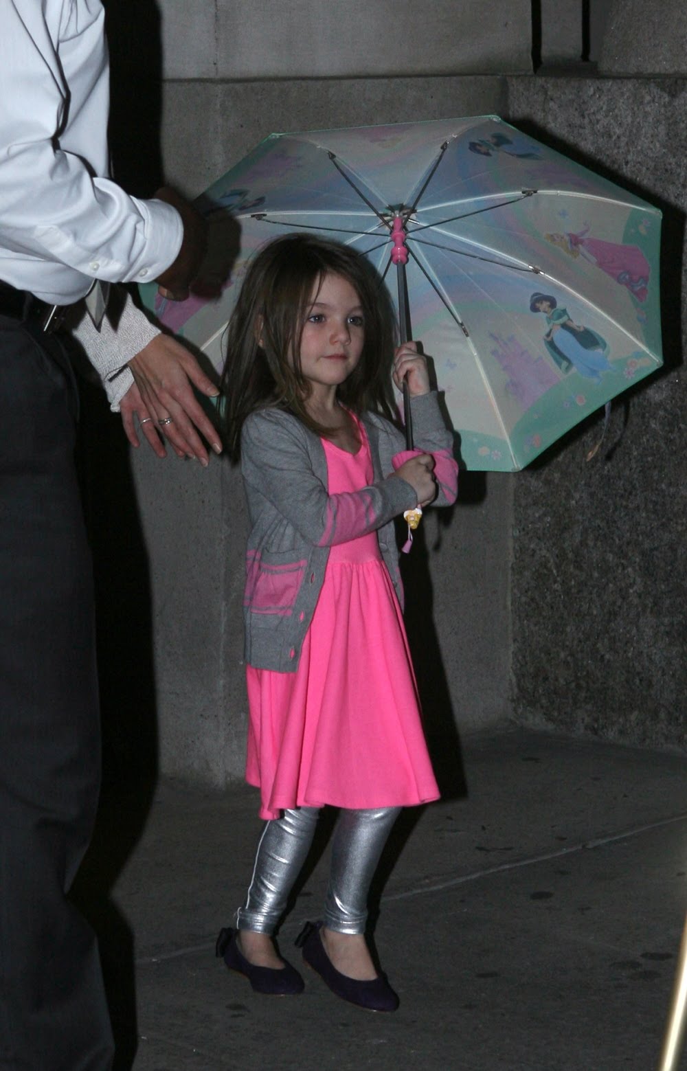 [suri+cruise+in+silver+leggings.jpg]