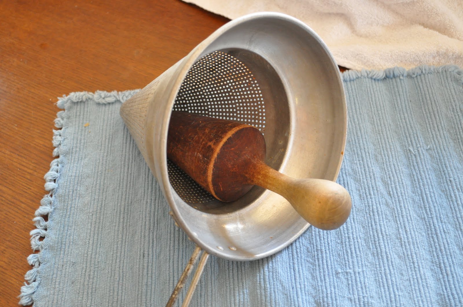 Michigan Cottage Cook GRANDMA'S QUICK AND EASY HOMEMADE APPLESAUCE