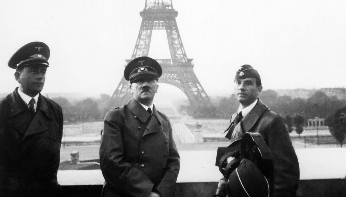 Adolf_Hitler_in_Paris_1940.jpg