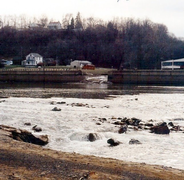 SWPA Rural Exploration Low River Pictures. Lock 6.. Rices Landing, PA