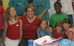 Mrs. Evans with Third Grade Students  2007