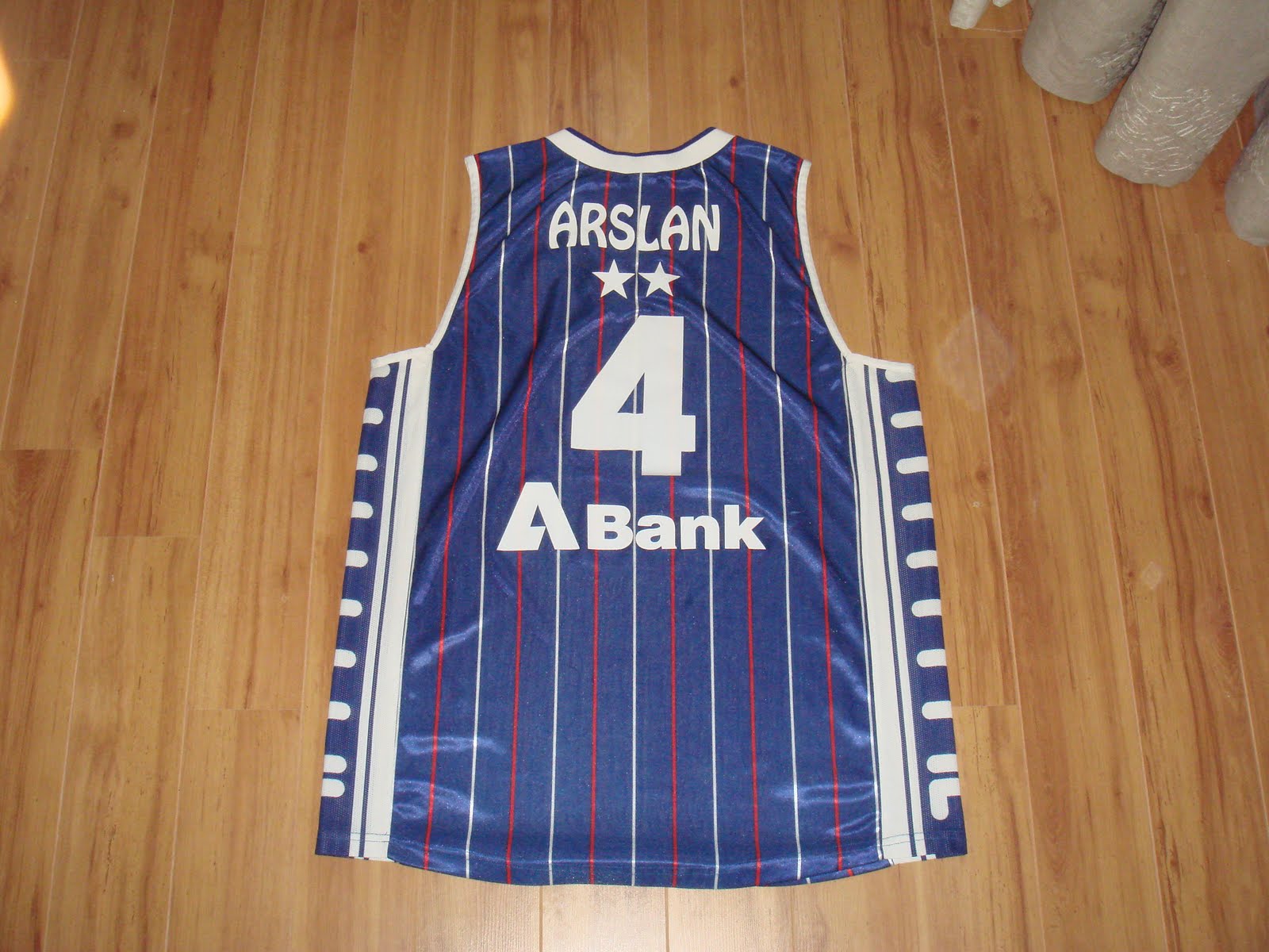 [Efes+Pilsen+Ender_arka.JPG]