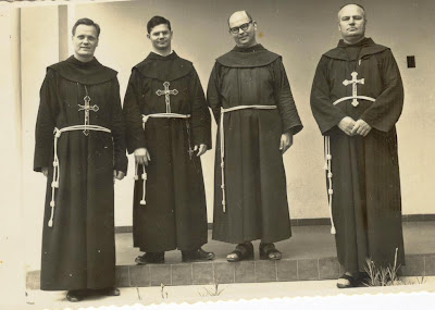 A Catedral de São Miguel Frei+Jo%C3%A3o+Maria+com+os+missio+1964