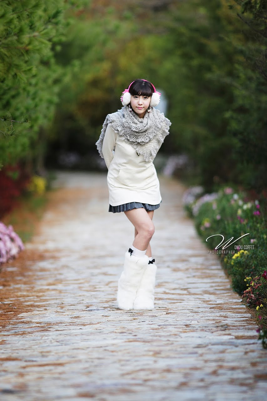 [gu-ji-sung-strawberry-ear-muffs-01.jpg]