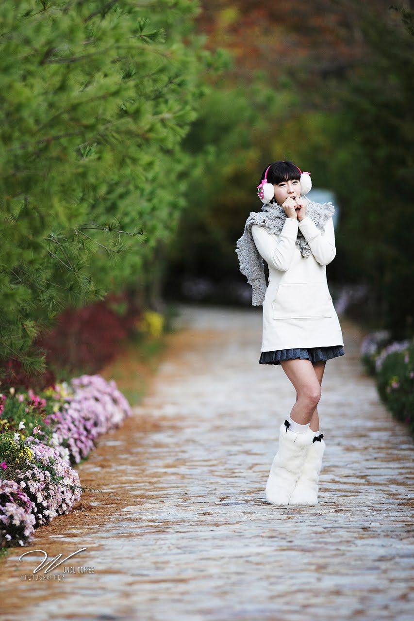 [gu-ji-sung-strawberry-ear-muffs-02.jpg]