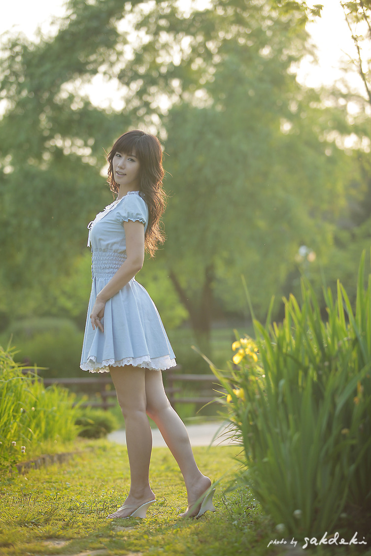 [song-jina-blue-dress-04.jpg]