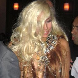 FOTO LADY GAGA BUGIL