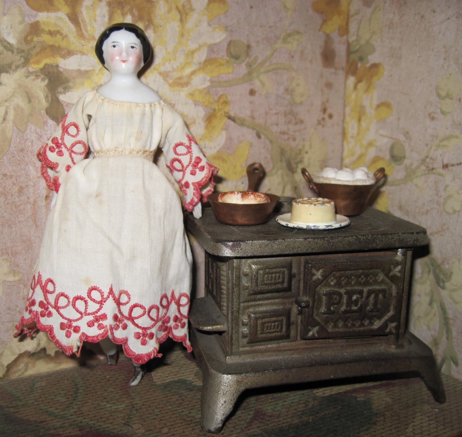 Tracy's Toys (and Some Other Stuff) Antique Dollhouse Doll