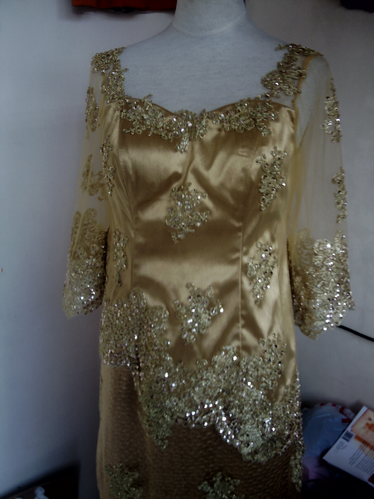 [gaun+mama+emas+(6).JPG]