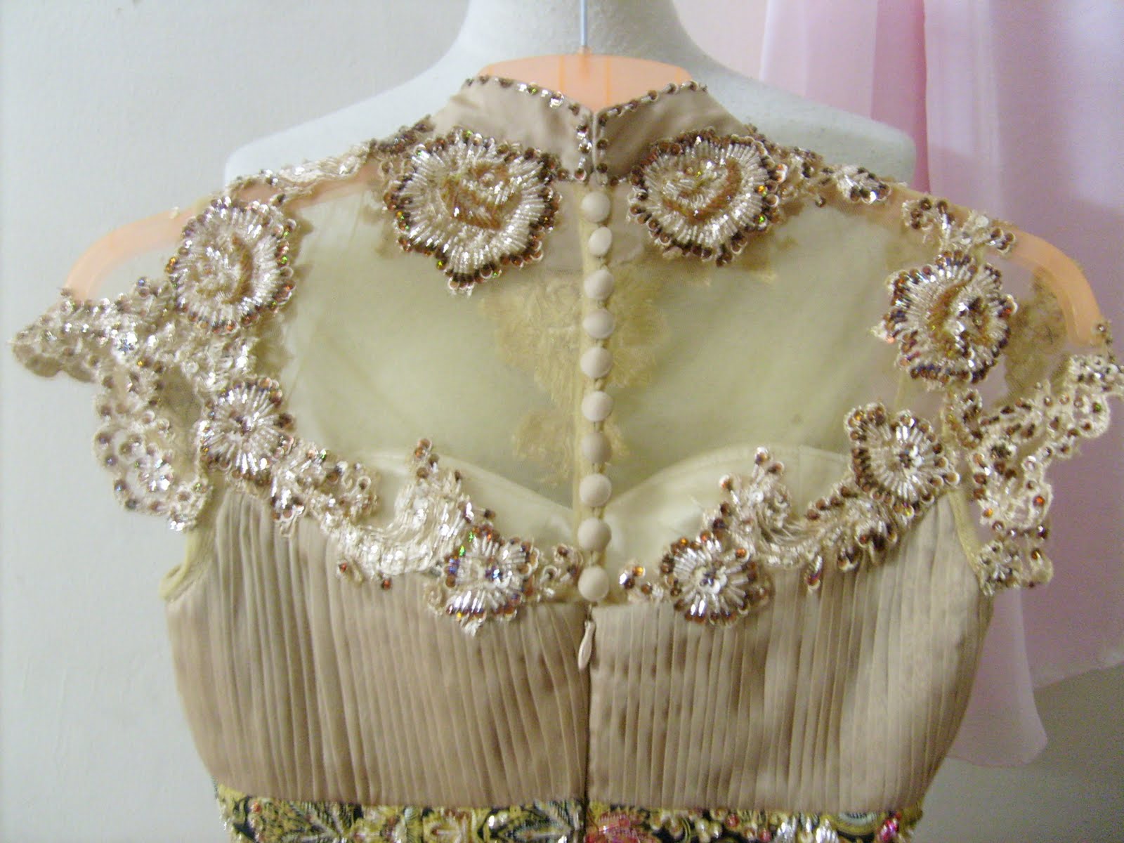 gaun pesta pengantin modern 