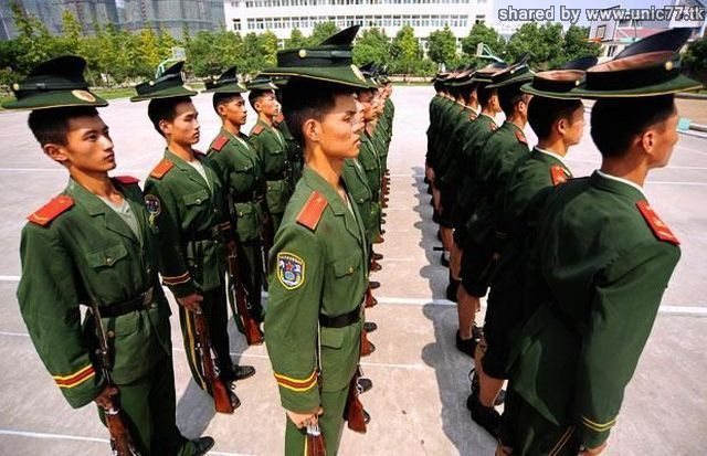 http://3.bp.blogspot.com/_EHi0bg7zYcQ/TI48MtM08kI/AAAAAAAAB3E/uosDfPkBJIE/s1600/chinese_soldiers_09.jpg