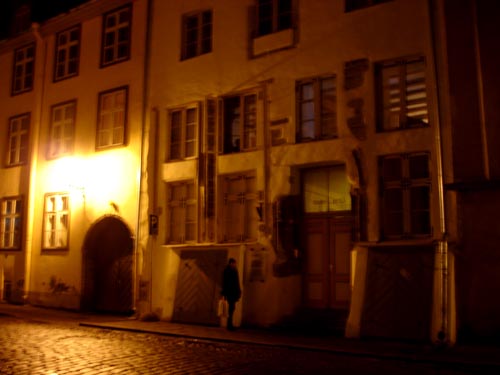 [kemikaalicocktail_oldhouse1.jpg]