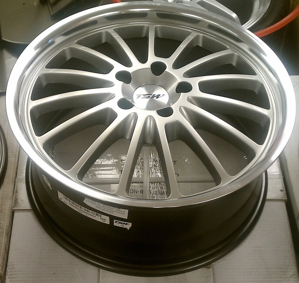 A2i Tsw Zolder 17 Inch Hyper Silver