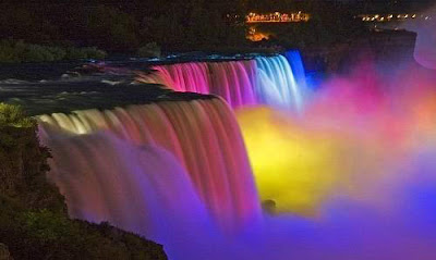     Beautiful+Niagara+Falls+at+Night1