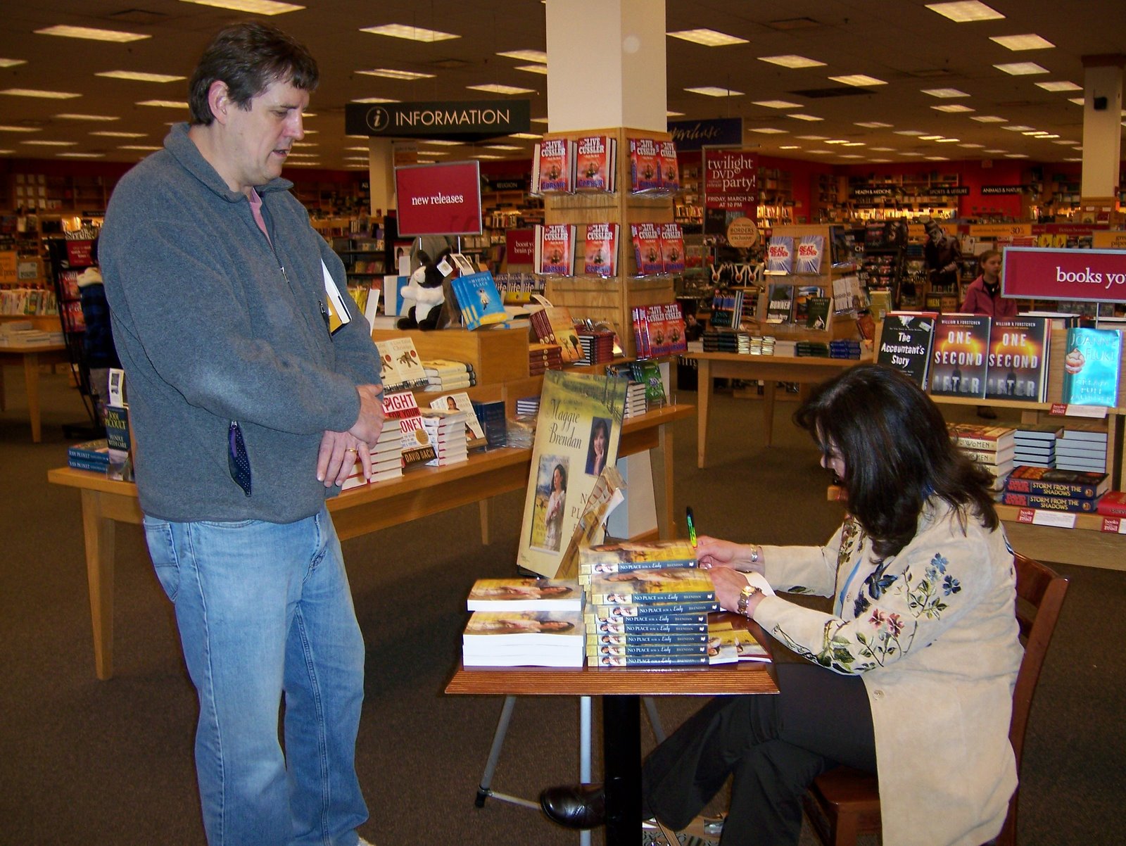 [BORDERS+BOOK+SIGNING+31409+002.JPG]