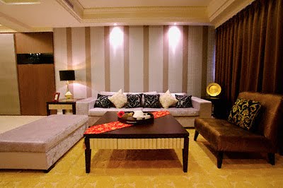 [Modern_Furniture.jpg]