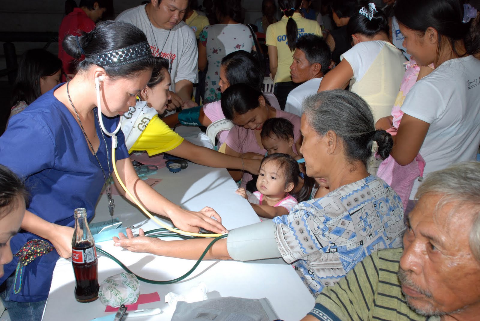 Max Anthology Filipino Nurse Volunteers The oppressed helping hands