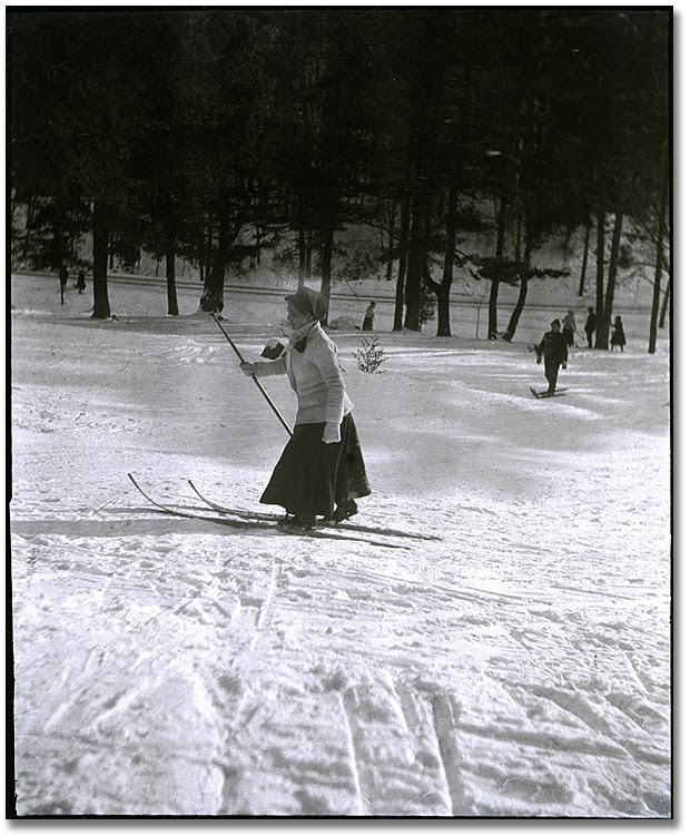 [0915_woman_skiing_620.jpg]