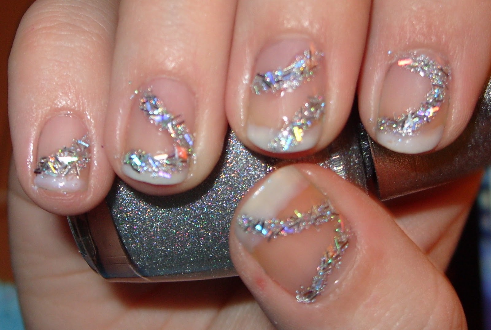 sharihearts Christmas Tinsel Nail Art
