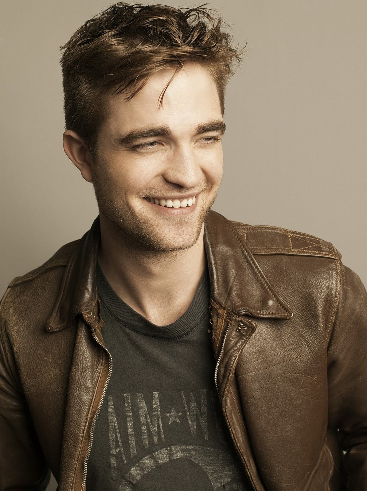 Robert Pattinson/Edward Cullen Lover: Fabulous New Pictures from Robert