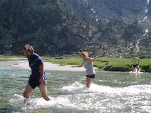 CRUZANDO UN RÍO HELADOR