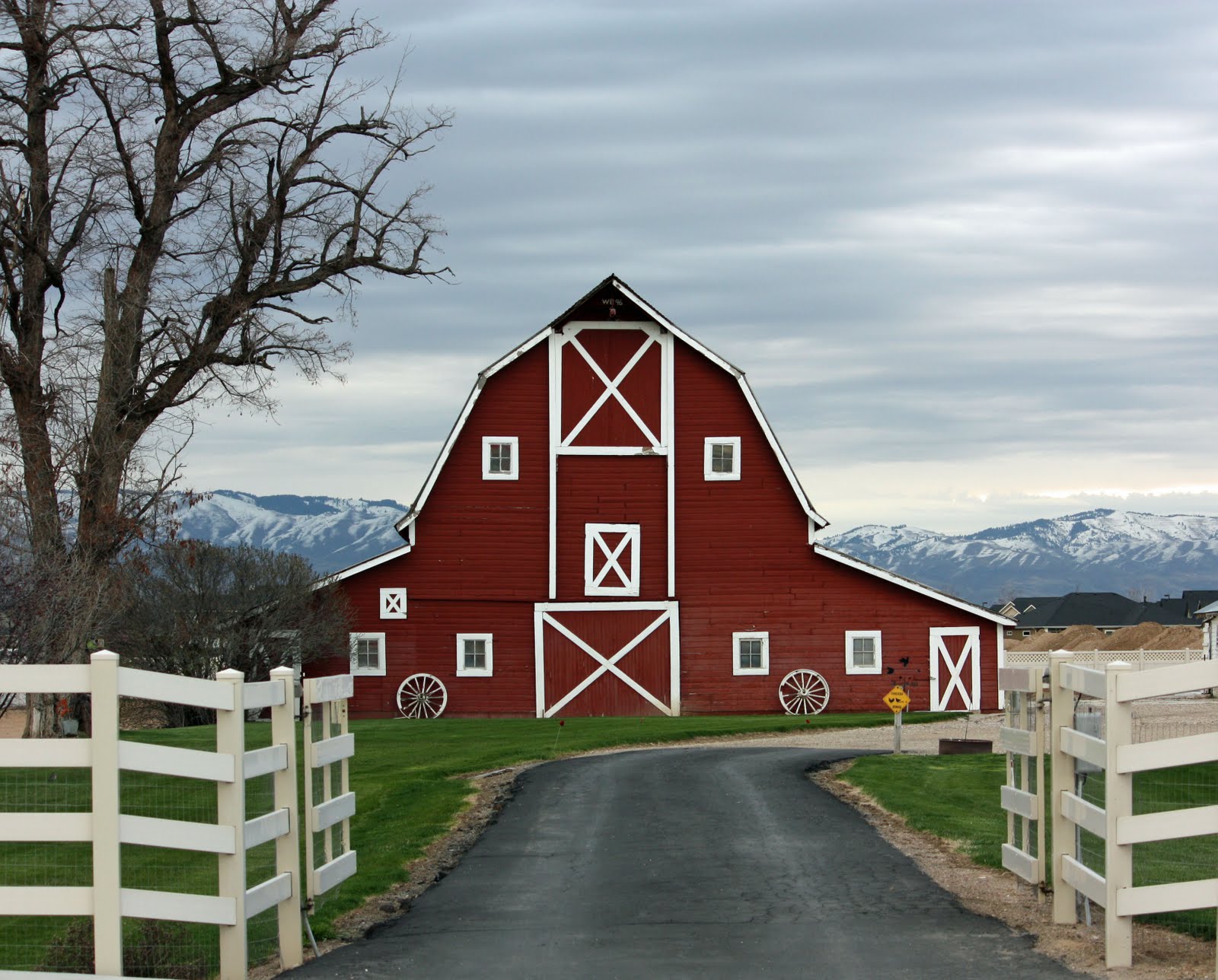 Boise Daily Photo Red BarnStormy Morning