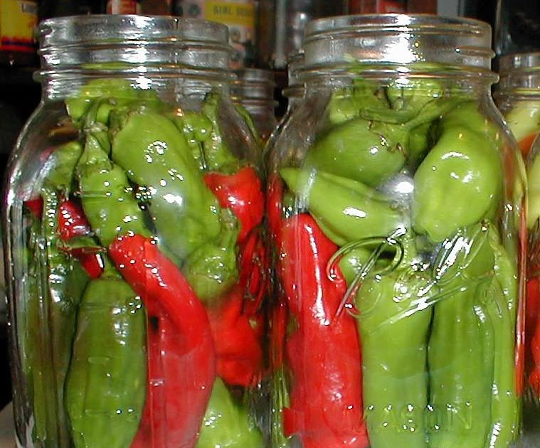 Walnut Spinney Pickled Pepperoncini Peppers Or Hot Banana Peppers