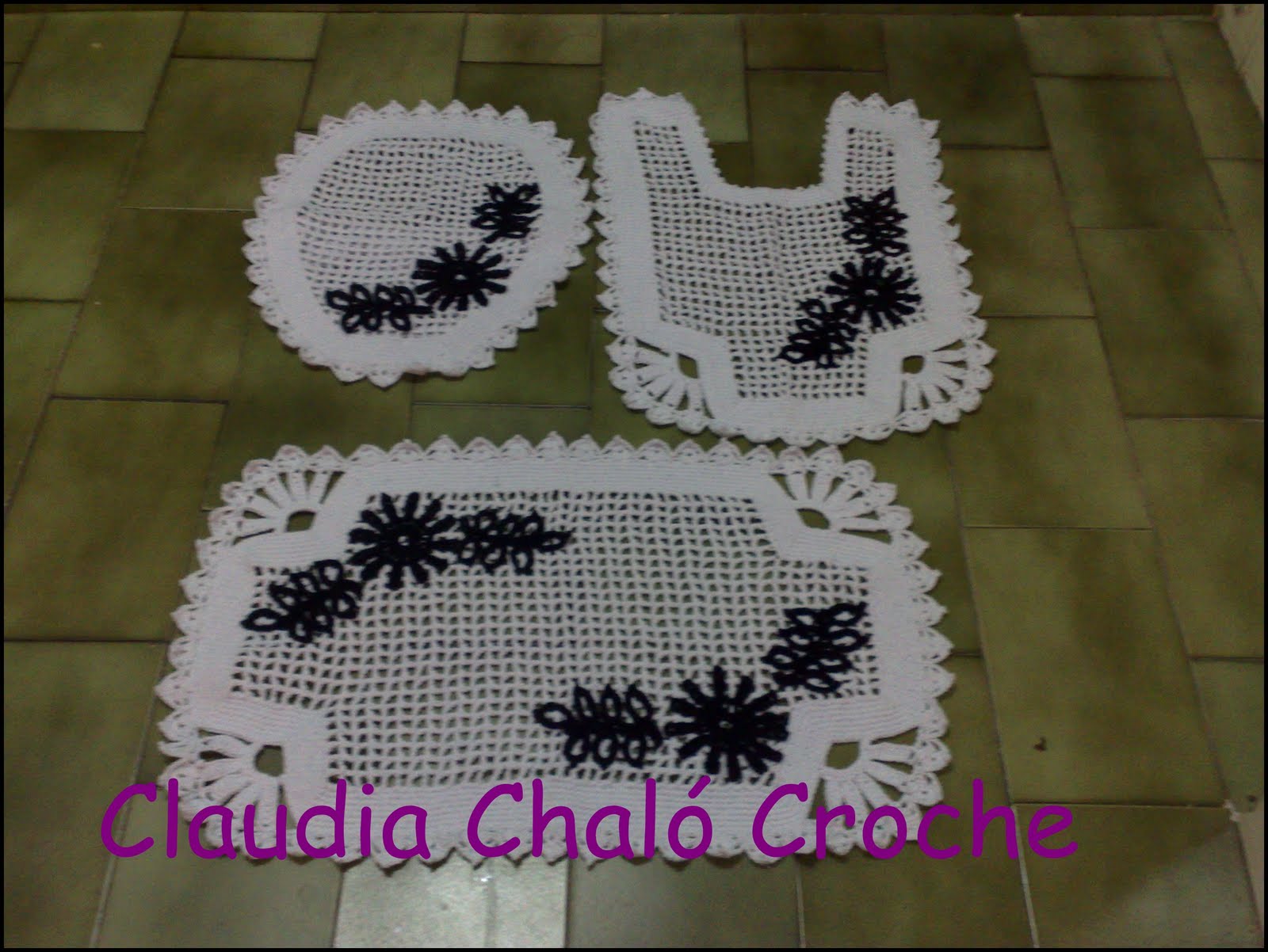 #7C147A jogo de banheiro branco com detalhes preto 1600x1202 px Banheiros Branco Com Detalhes 1513