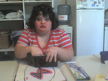 mari haciendo el mandala