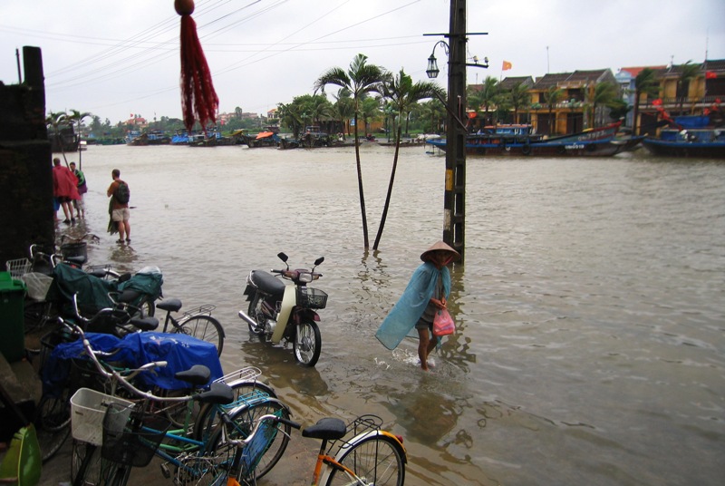 [Flooded+Hoi+An.JPG]