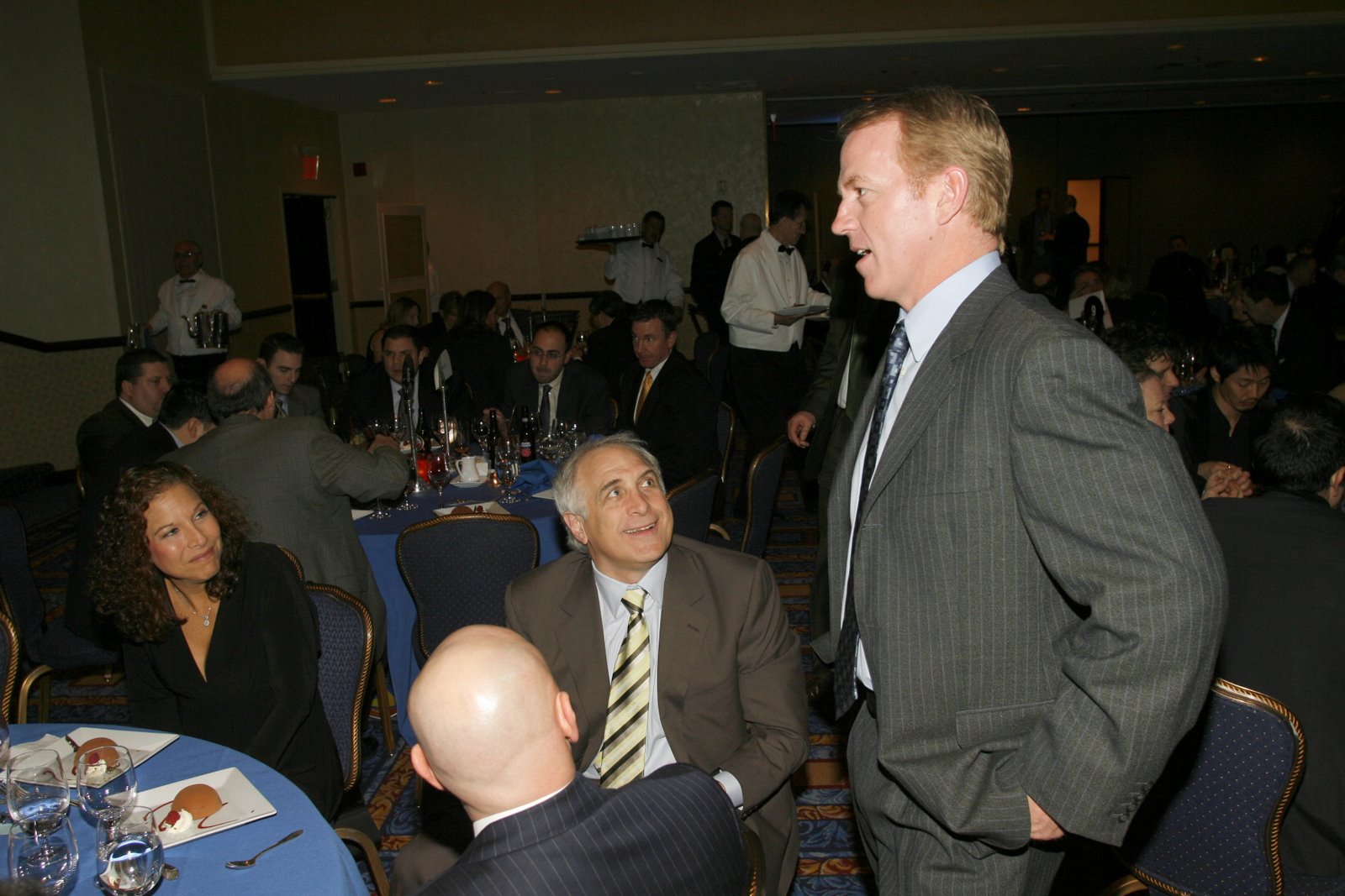 [Brian+Leetch+socializing.jpg]