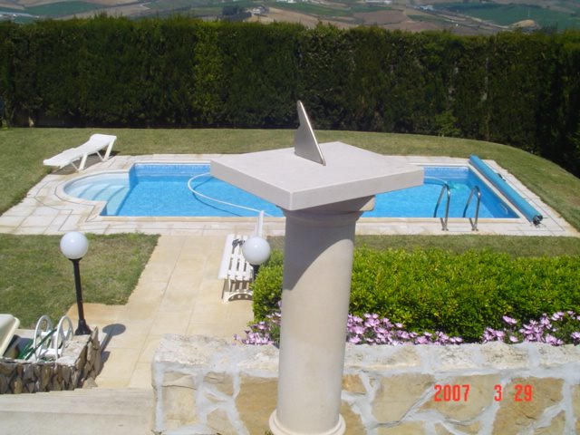 [PiscinaC.JPG]