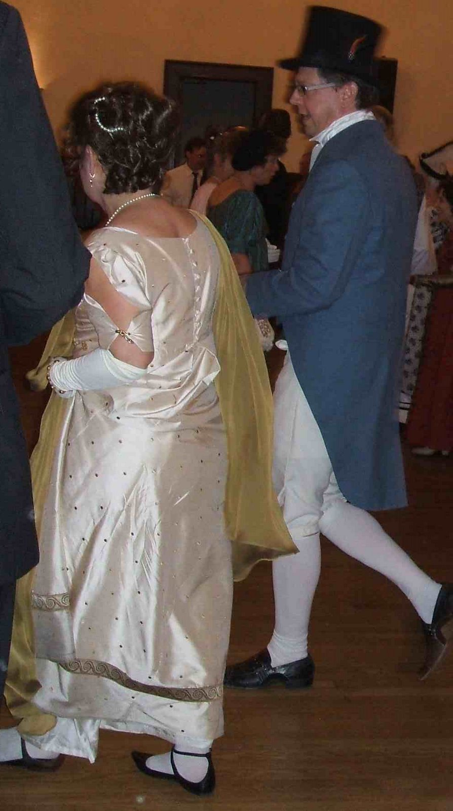 [JA09SteppingCouple.jpg]