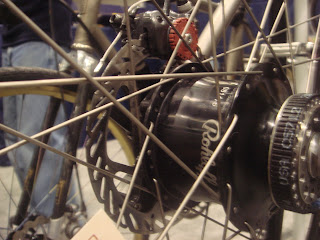 Proflounderer: Rohloff hub with a belt drive!