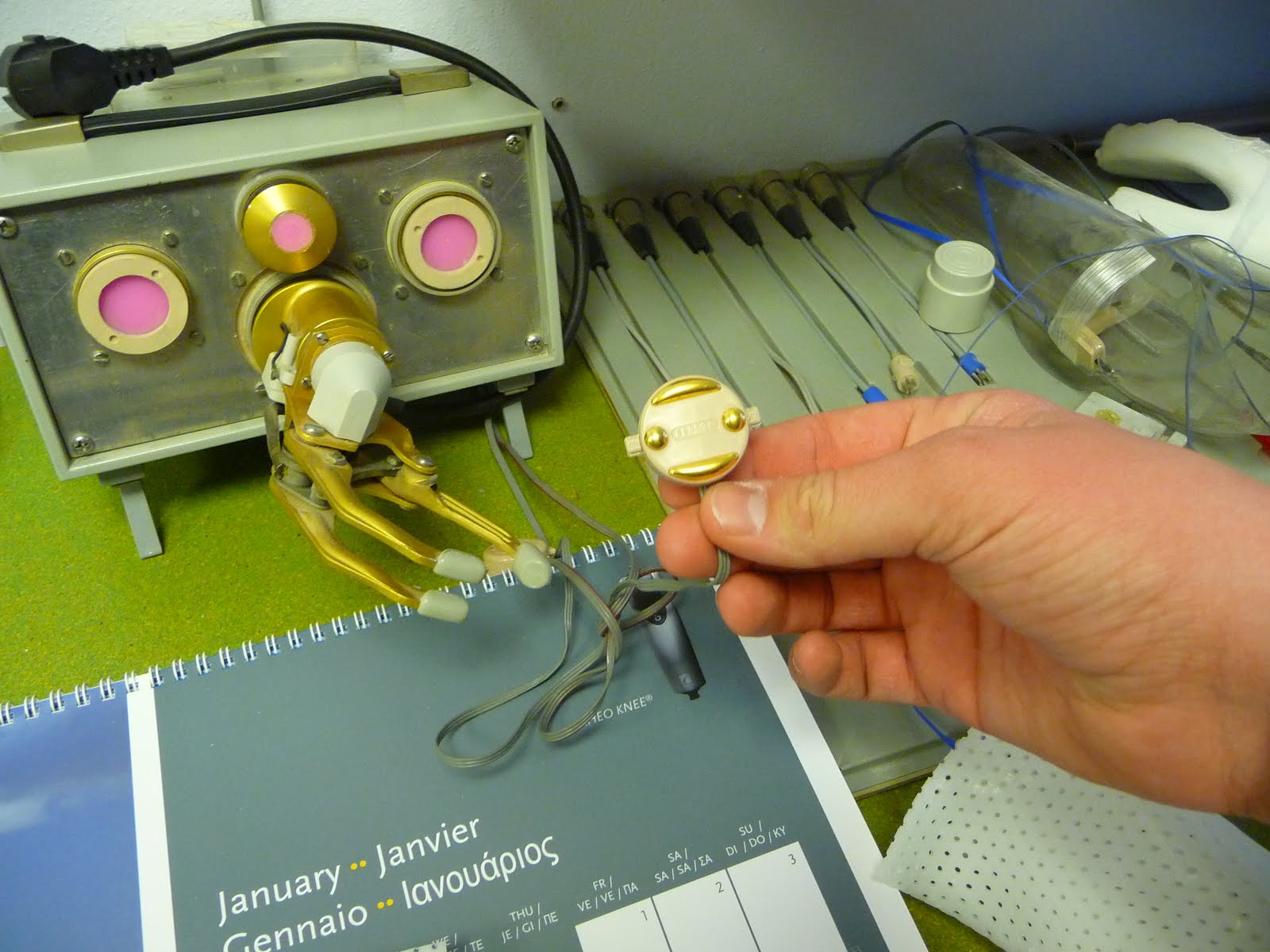 [electrode+et+machine.JPG]